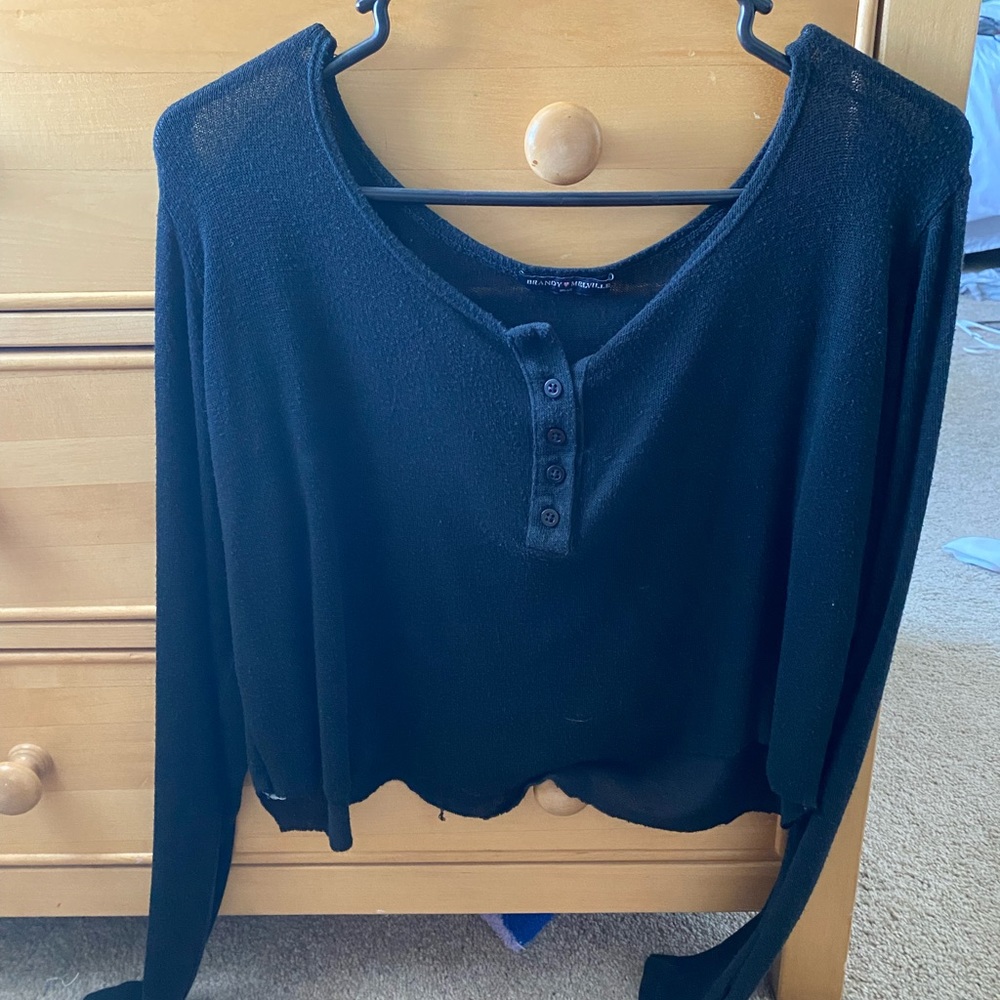 BLACK HENLEY SWEATER BRANDY MELVILLE
